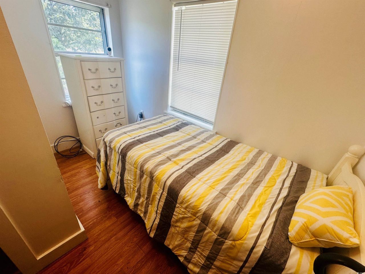 8 Raymond St. Photo 6