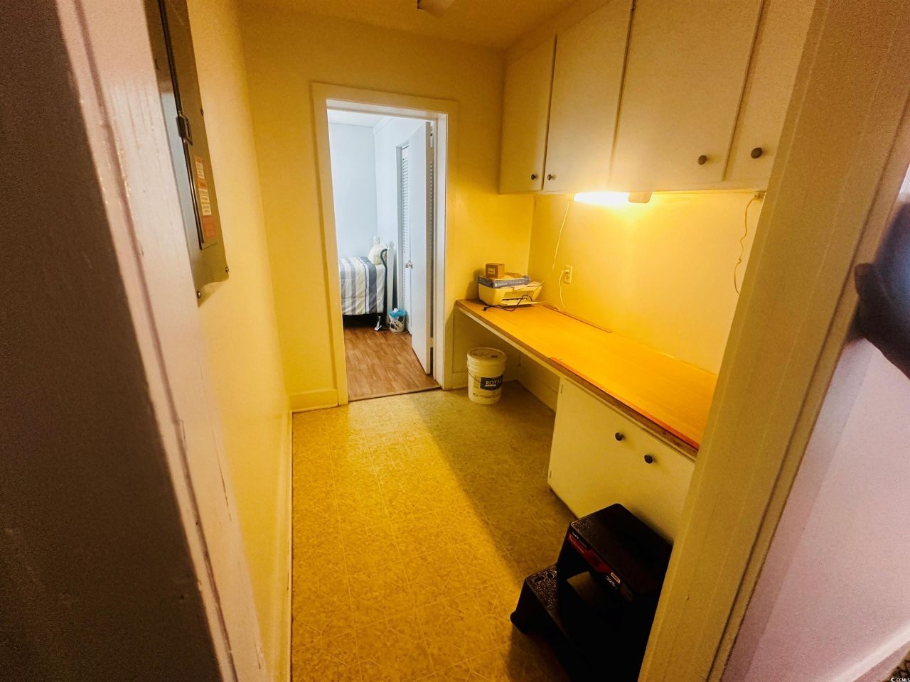 8 Raymond St. Photo 8