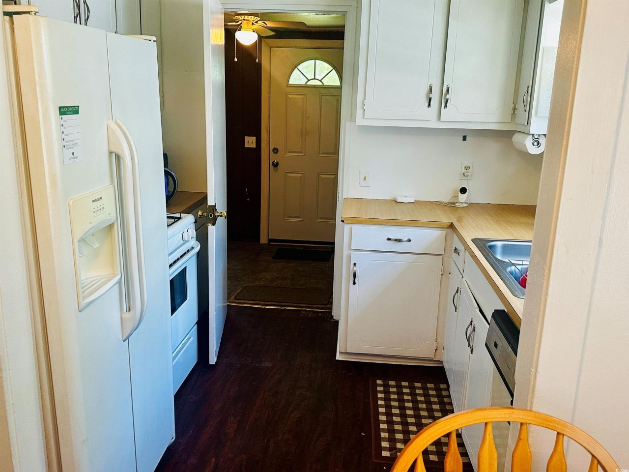 8 Raymond St. Photo 9