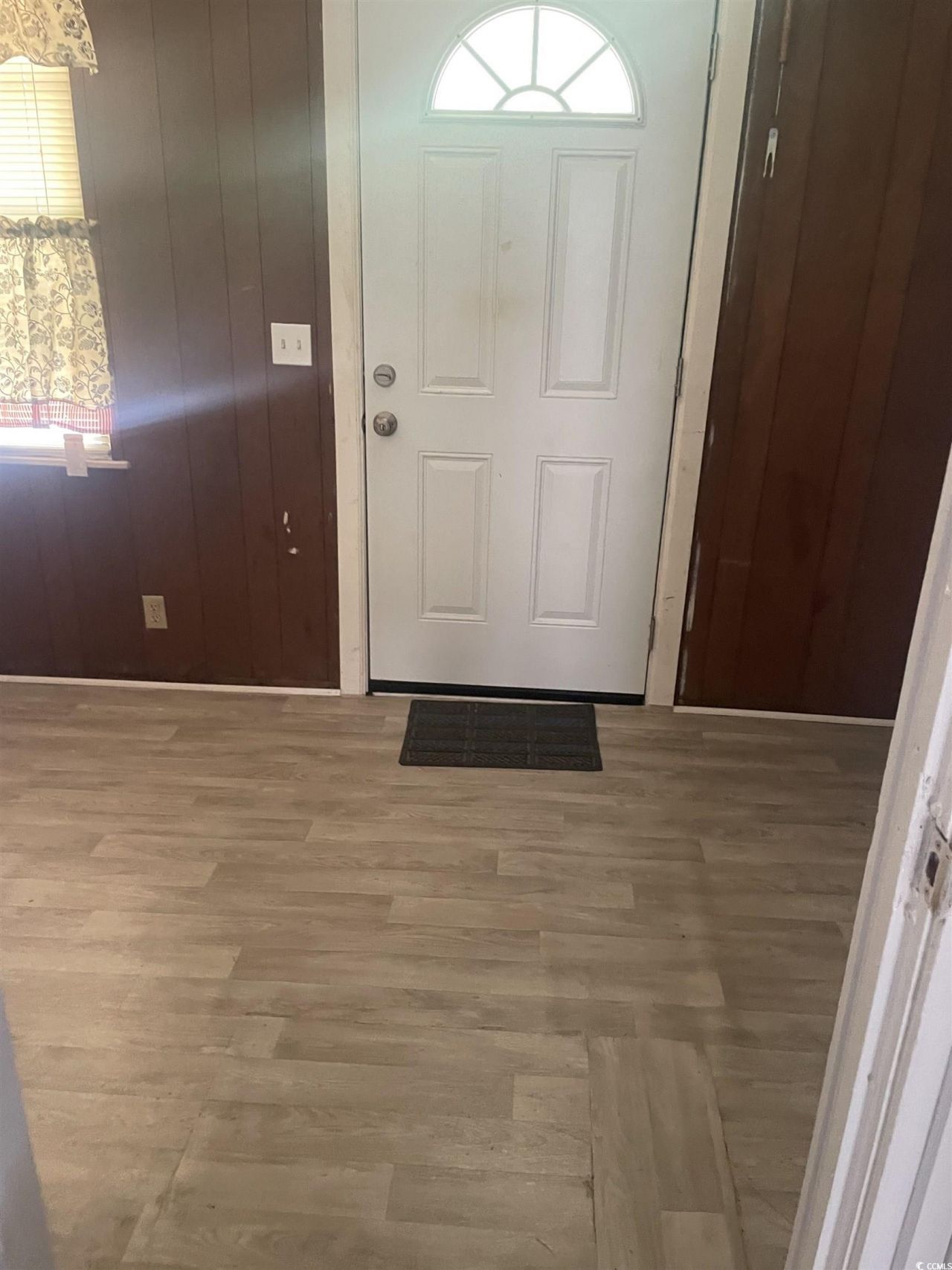 8 Raymond St. Photo 9