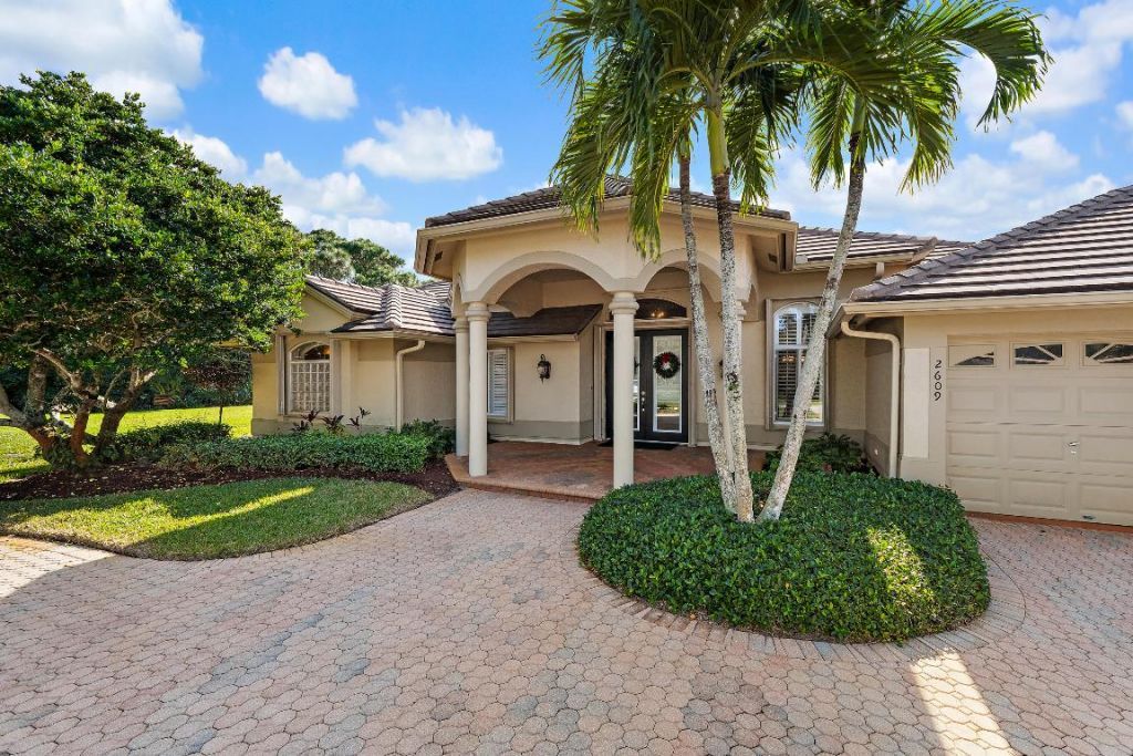 2609 SW Mayacoo Way E, Palm City, FL 34990 Photo