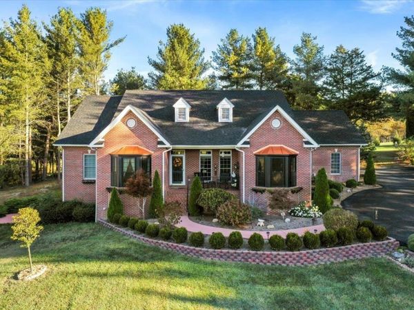 40 BIRDSONG LN, EDINBURG, VA 22824