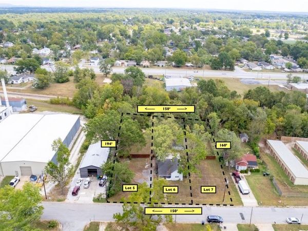 1203 S 3rd Street, Rogers, AR 72756