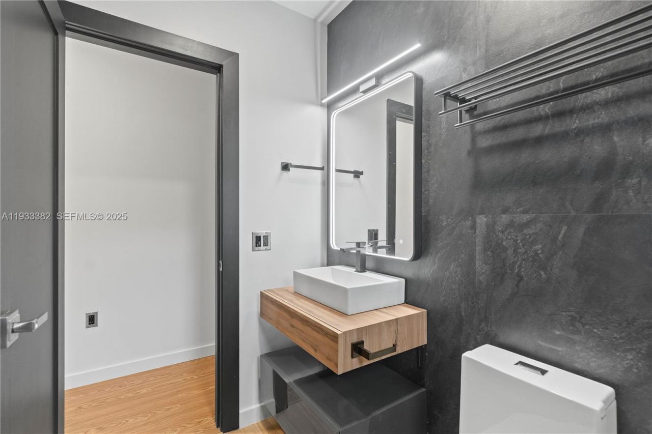 1745 NW 151st St , Miami Gardens, FL 33054 Photo