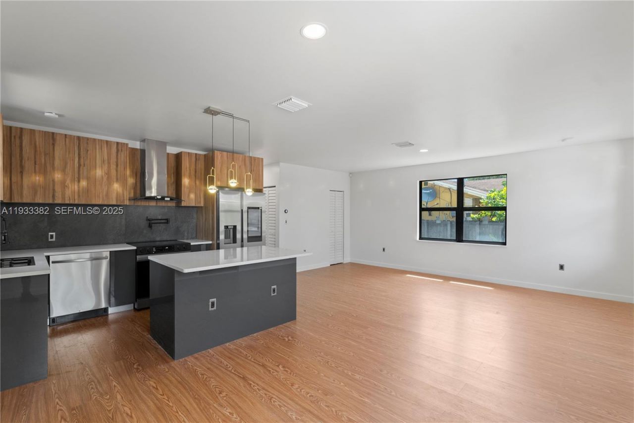 1745 NW 151st St , Miami Gardens, FL 33054 Photo