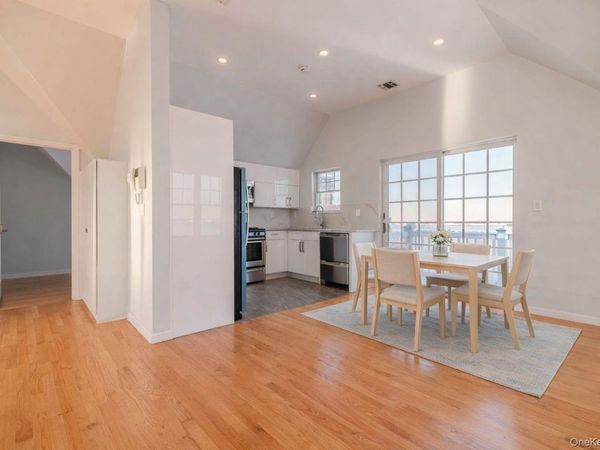 16823 Powells Cove Boulevard, Unit 12, Beechhurst, NY 11357