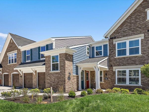 5890 Parkview Lane, Unit 202, Miami Twp, OH 45150