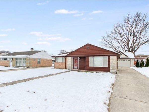 1162 W Grant Drive, Des Plaines, IL 60016