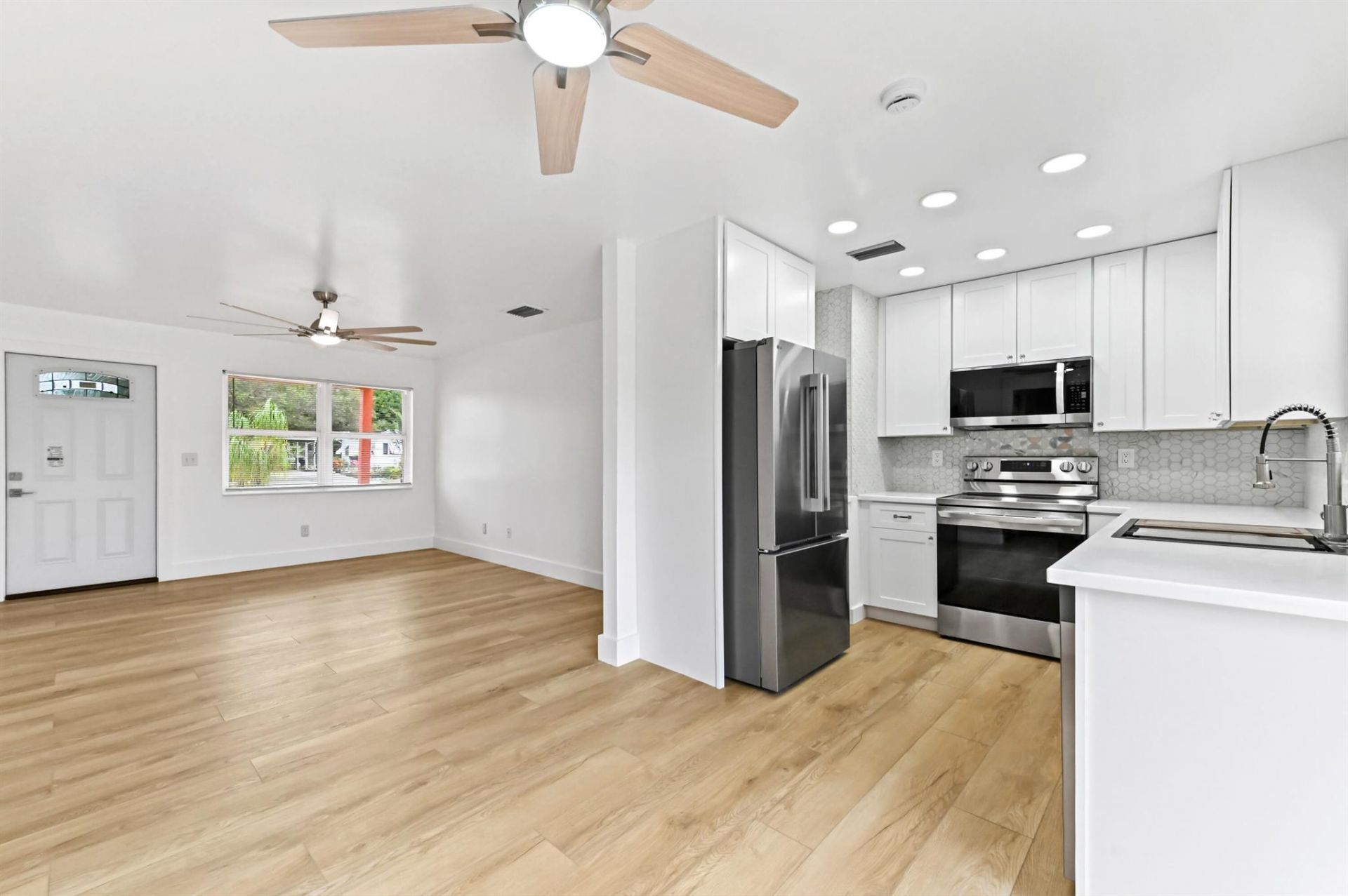 908 SE Hall Street, Stuart, FL 34994 Photo