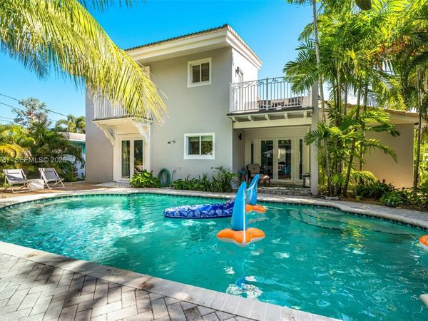 517 NE 2nd Pl, Dania Beach, FL 33004