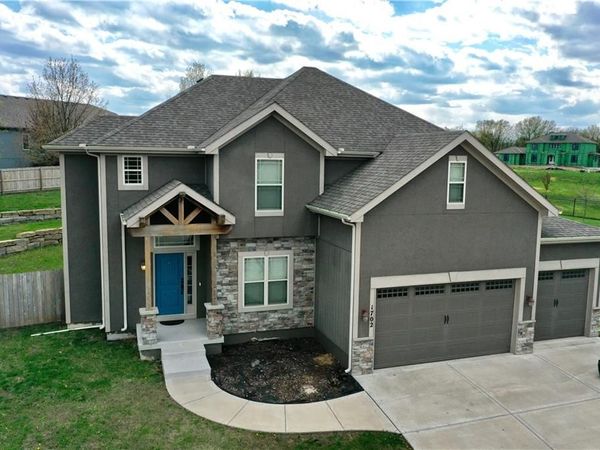 1702 Bay Court, Kearney, MO 64060