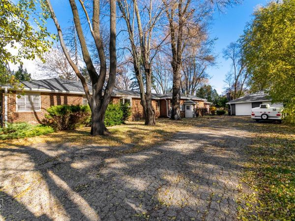 32857 N Alleghany Road, Unit W, Grayslake, IL 60030