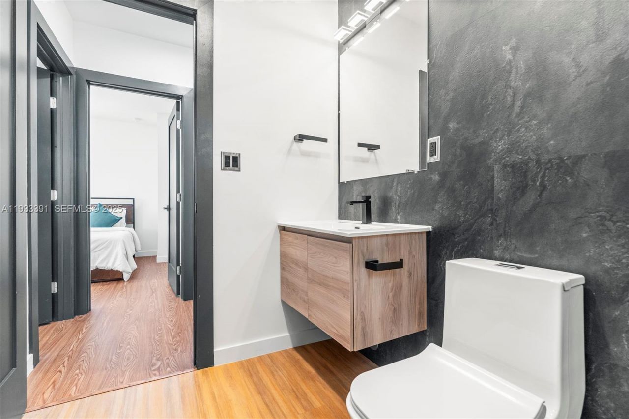 1121 NW 57th St, Miami, FL 33127 Photo