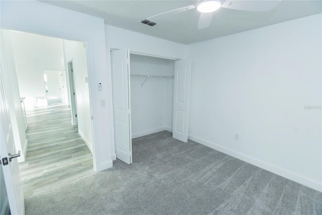 6112 Silver Oaks Drive, Zephyrhills, FL 33542 Photo