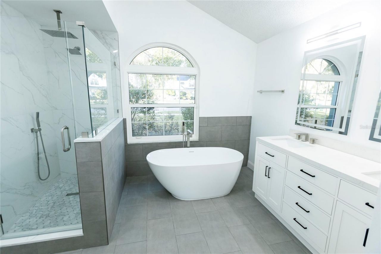 6112 Silver Oaks Drive, Zephyrhills, FL 33542 Photo