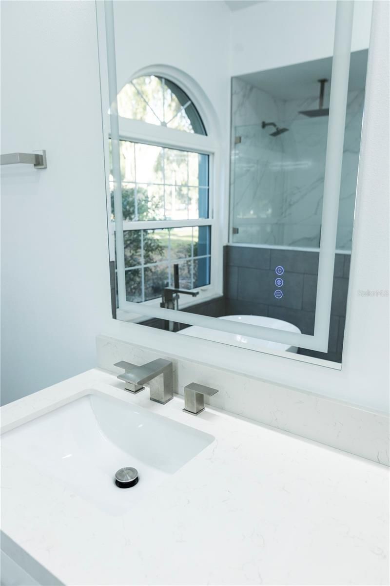 6112 Silver Oaks Drive, Zephyrhills, FL 33542 Photo