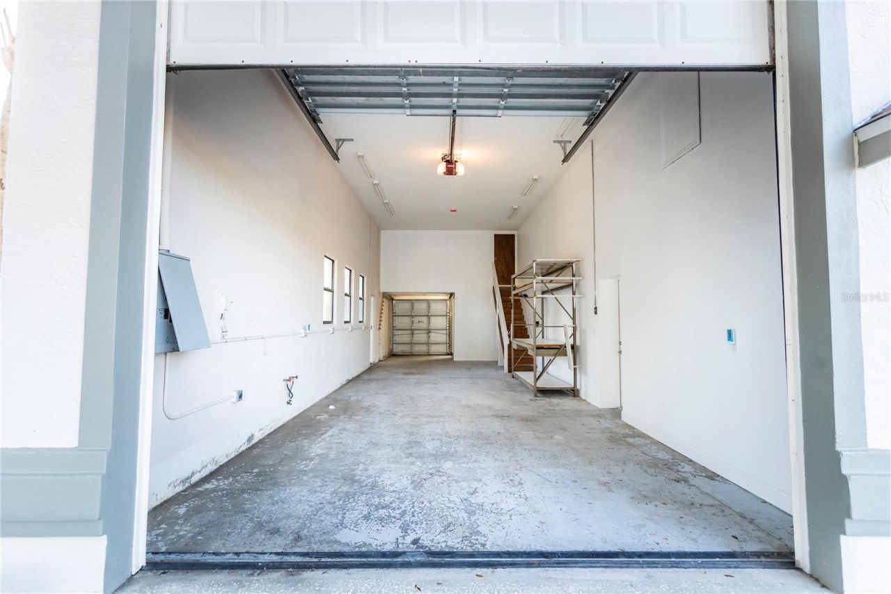 6112 Silver Oaks Drive, Zephyrhills, FL 33542 Photo