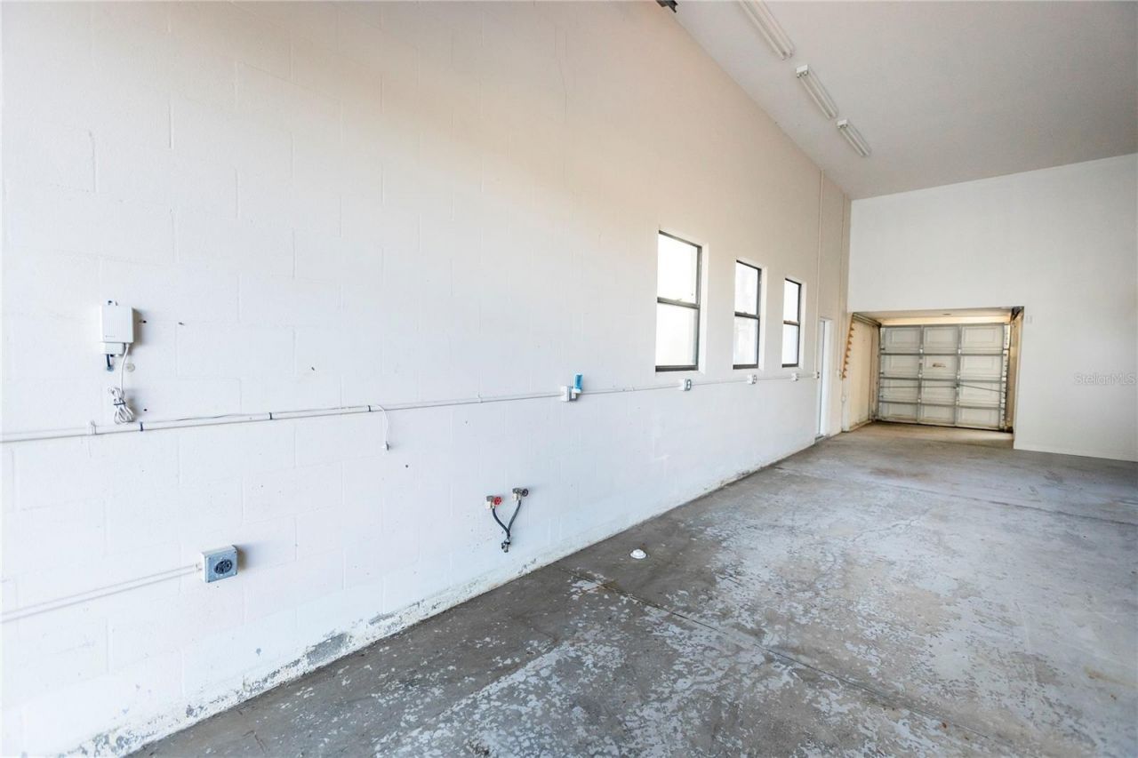 6112 Silver Oaks Drive, Zephyrhills, FL 33542 Photo