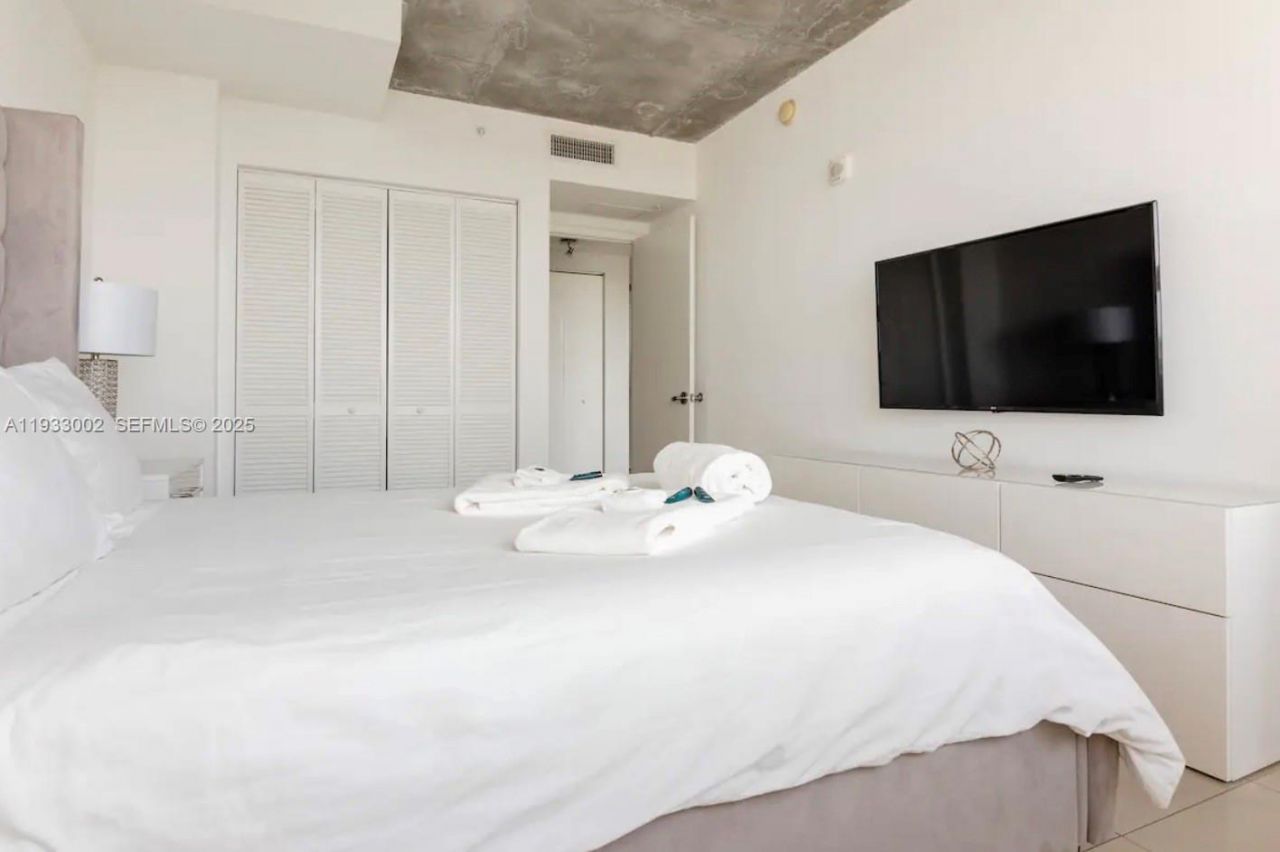 3250 NE 1st Ave , Unit 1108, Miami, FL 33137 Photo