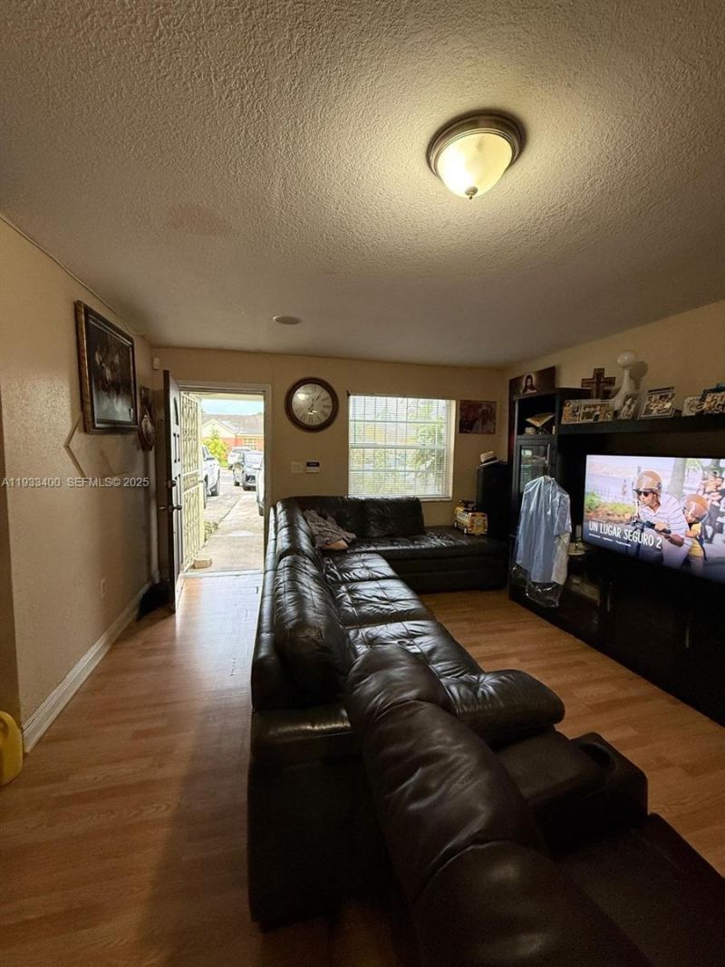 18422 NW 44th Ct, Miami Gardens, FL 33055 Photo