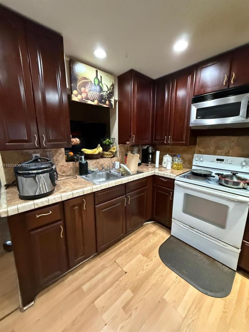 18422 NW 44th Ct, Miami Gardens, FL 33055 Photo