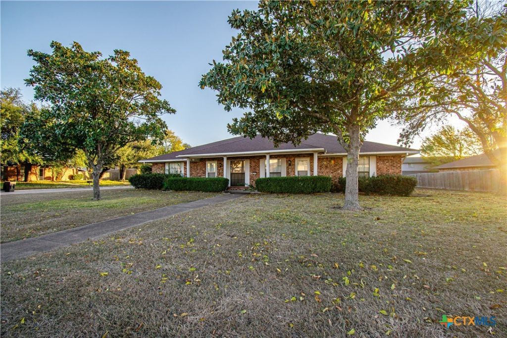 1711 Iris Circle, Temple, TX 76502 Main Photo