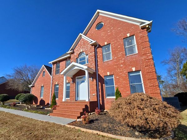 2832 Kensington Street, Athens, TN 37303