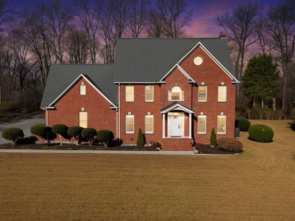 2832 Kensington Street, Athens, TN 37303