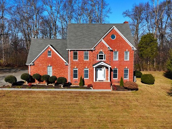 2832 Kensington Street, Athens, TN 37303