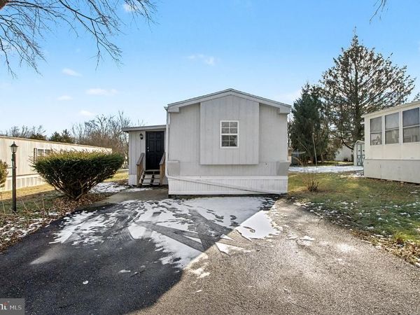 10 CHERRY LANE, CARLISLE, PA 17015