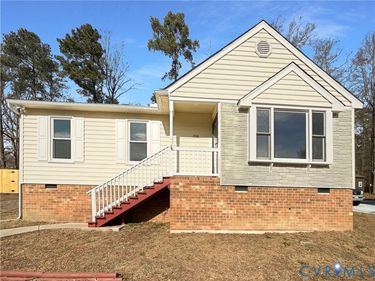 2924 Sand Hills Drive, Chester, VA 23831