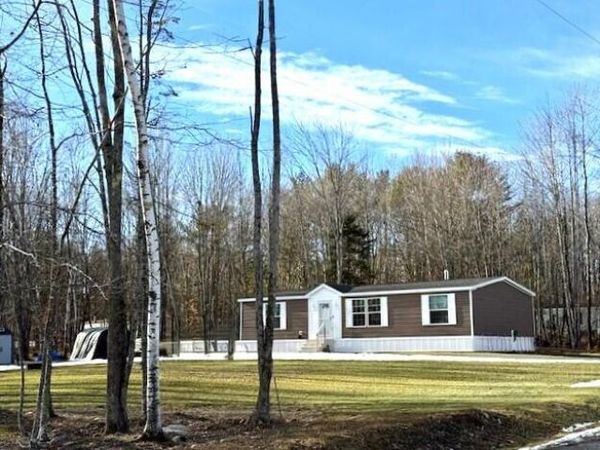 25 N Greenridge Heights, Oakland, ME 04963