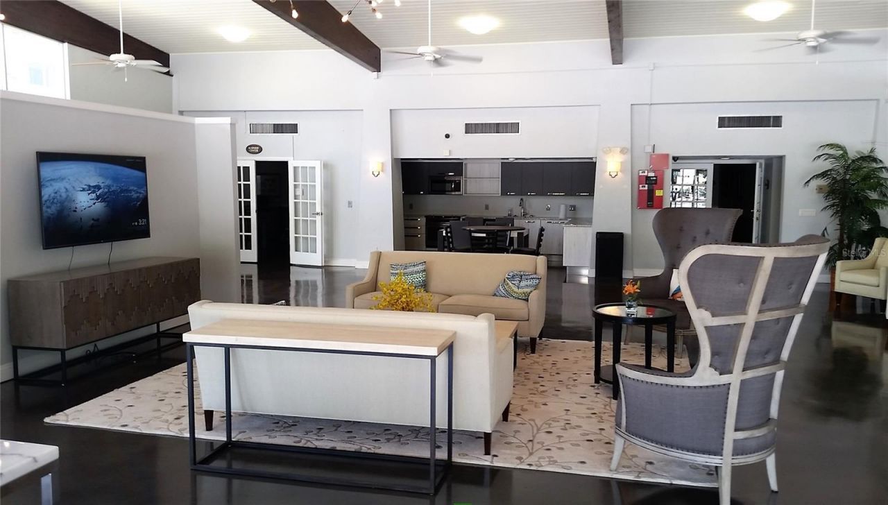 2700 Coconut Bay Lane, Unit 1L, Sarasota, FL 34237 Photo