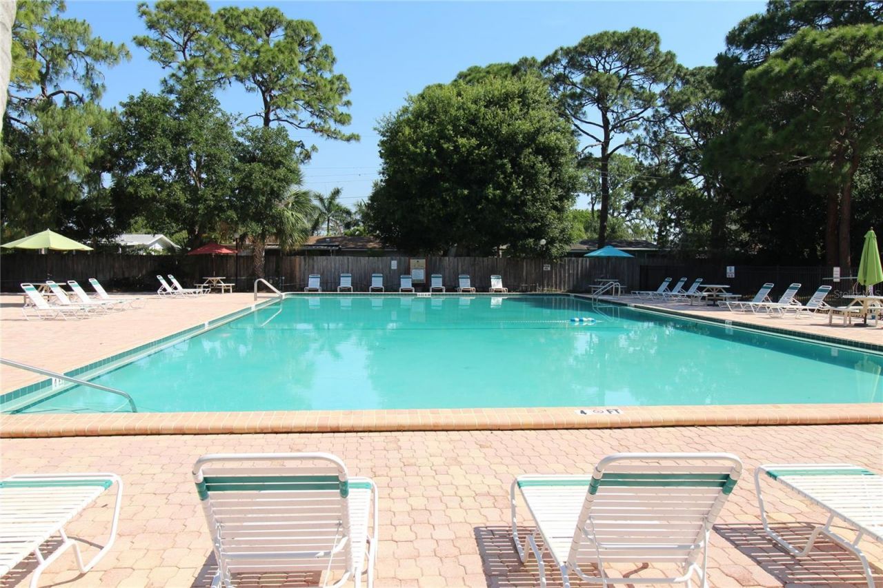 2700 Coconut Bay Lane, Unit 1L, Sarasota, FL 34237 Photo