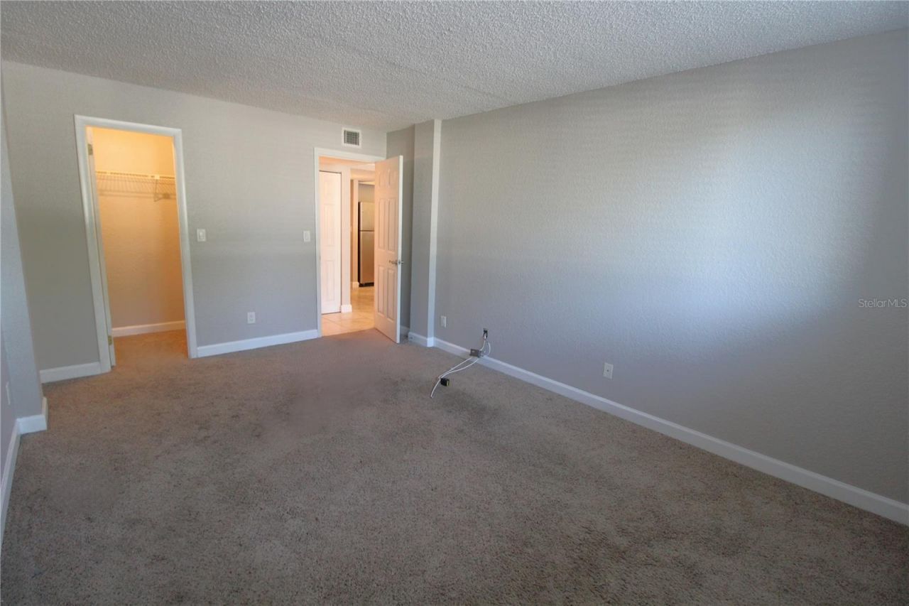 2700 Coconut Bay Lane, Unit 1L, Sarasota, FL 34237 Photo