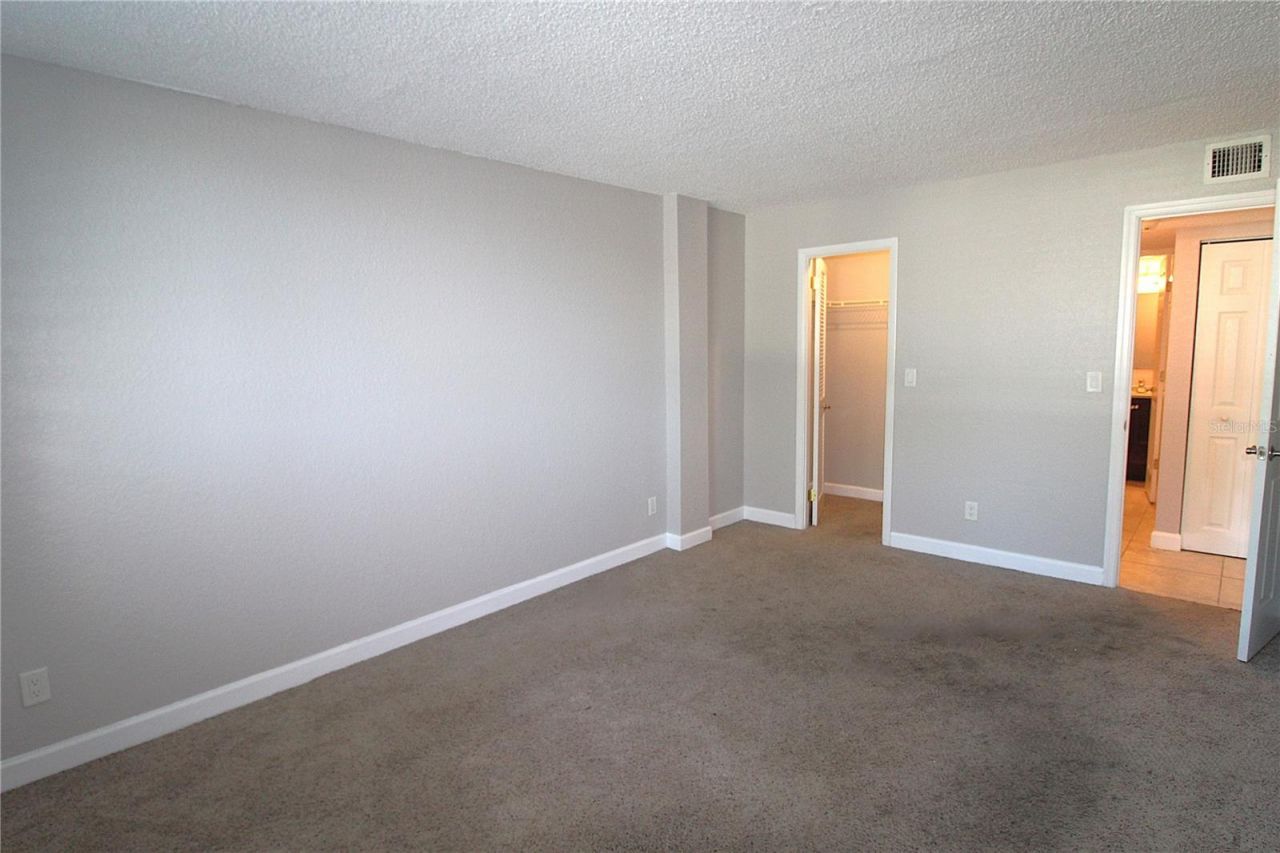 2700 Coconut Bay Lane, Unit 1L, Sarasota, FL 34237 Photo