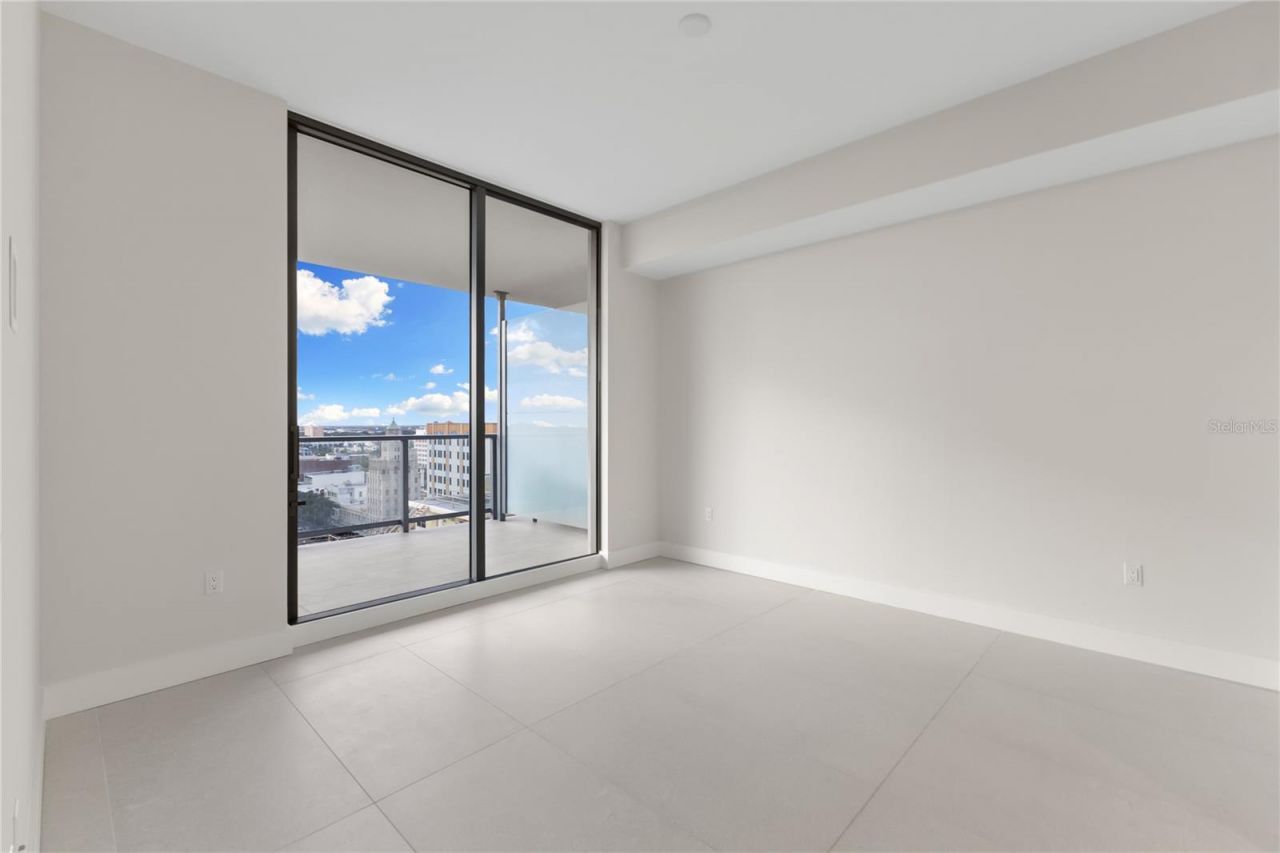 275 1st Avenue S, Unit 1407, Saint Petersburg, FL 33701 Photo