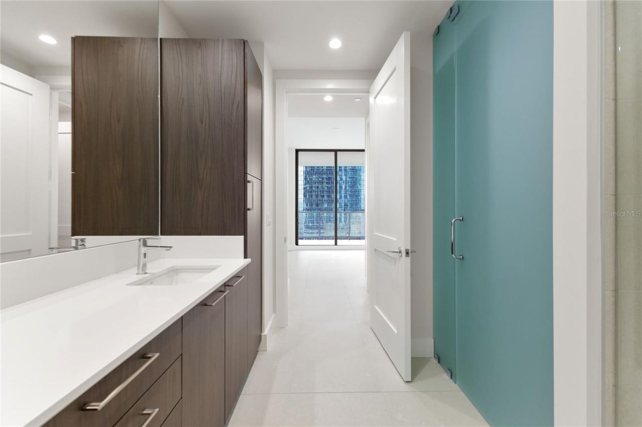 275 1st Avenue S, Unit 1407, Saint Petersburg, FL 33701 Photo