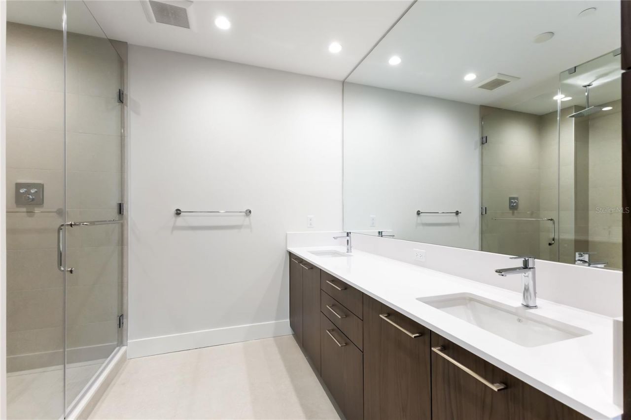 275 1st Avenue S, Unit 1407, Saint Petersburg, FL 33701 Photo