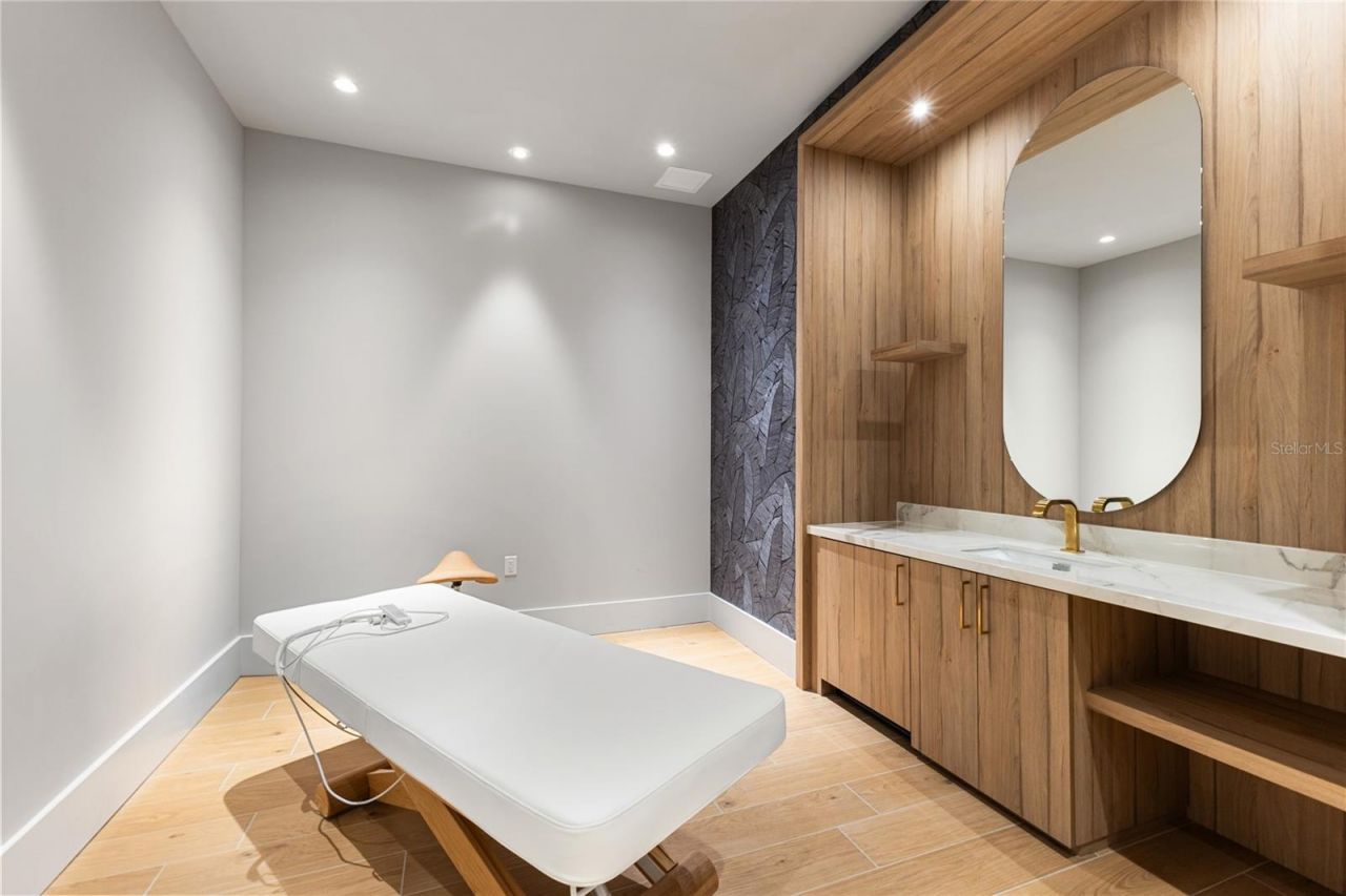 275 1st Avenue S, Unit 1407, Saint Petersburg, FL 33701 Photo