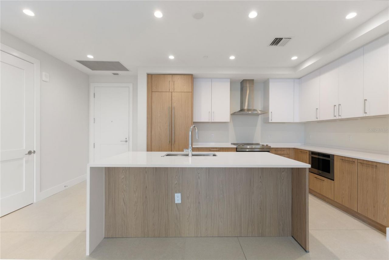 275 1st Avenue S, Unit 1407, Saint Petersburg, FL 33701 Photo