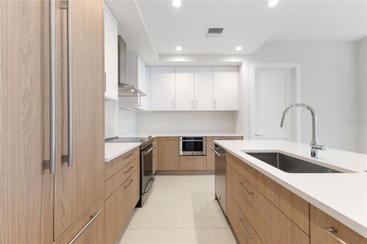 275 1st Avenue S, Unit 1407, Saint Petersburg, FL 33701 Photo