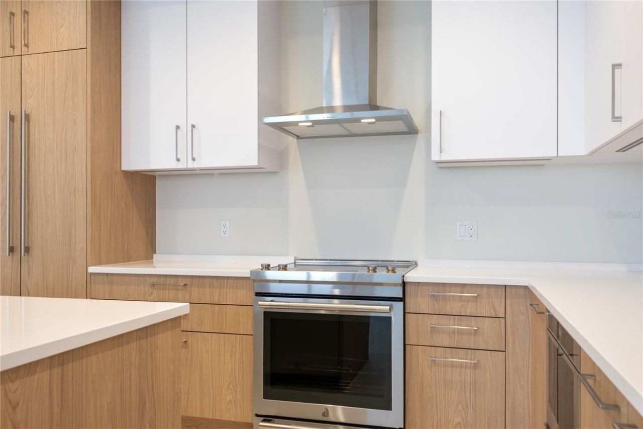 275 1st Avenue S, Unit 1407, Saint Petersburg, FL 33701 Photo