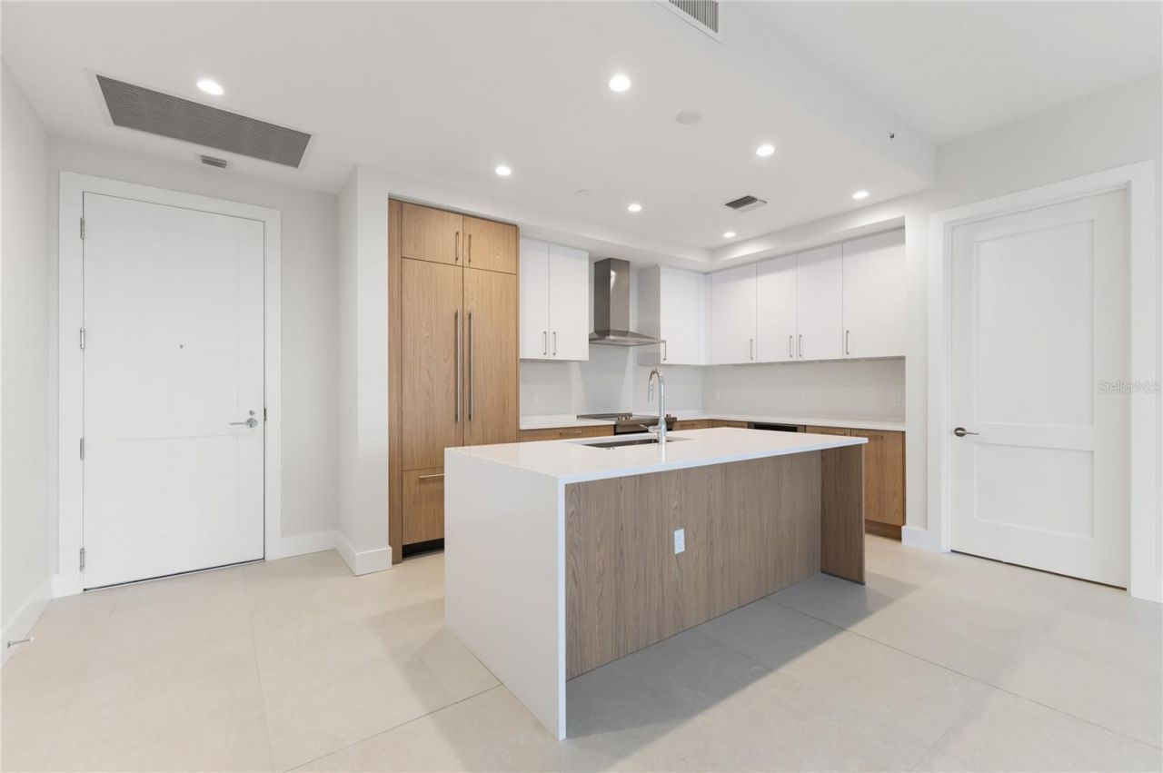 275 1st Avenue S, Unit 1407, Saint Petersburg, FL 33701 Photo