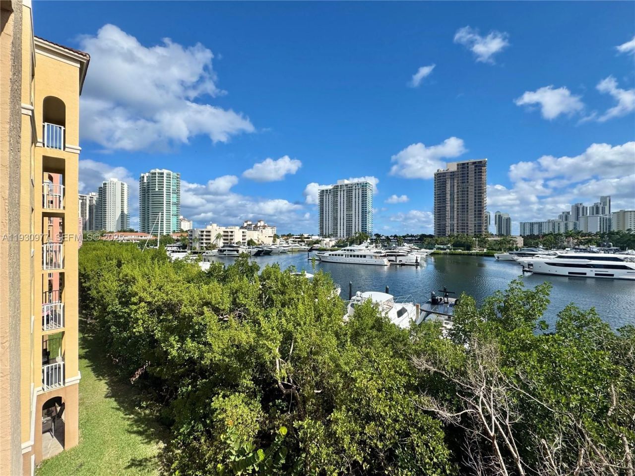 19877 E Country Club Dr , Unit 3408, Aventura, FL 33180 Photo