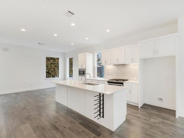 1771 McCoy Street, Unit 305, Dallas, TX 75204