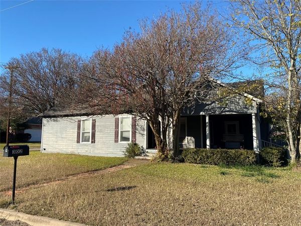 302 W Orville Street, Wills Point, TX 75169