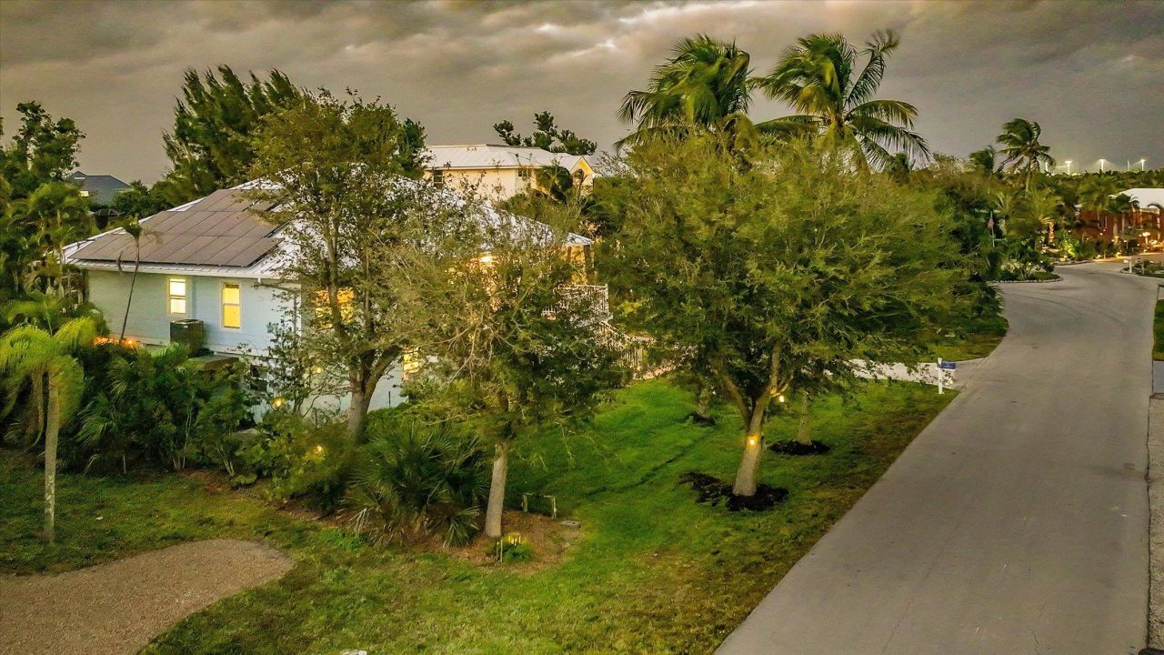 693 Emeril Ct, Sanibel, FL 33957 Photo