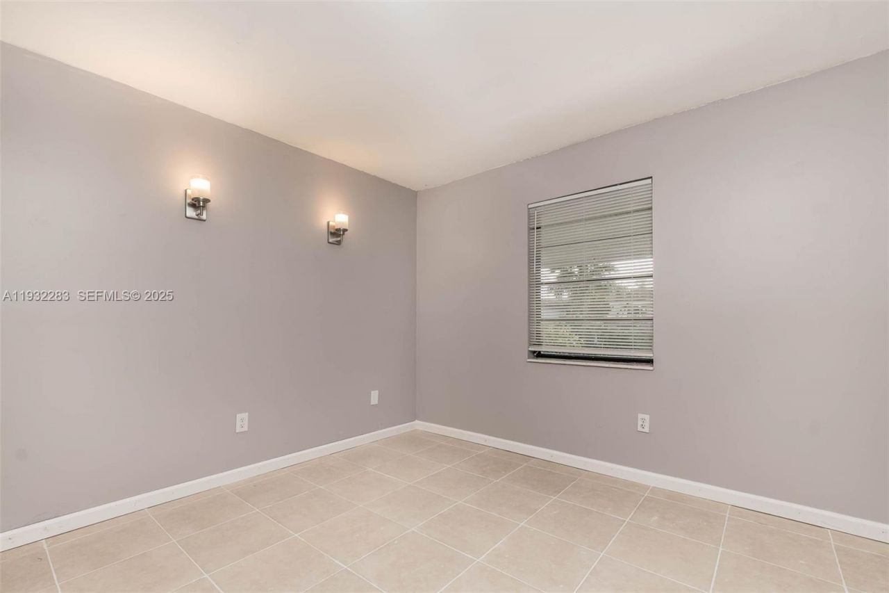 13010 SW 80th St, Miami, FL 33183 Photo