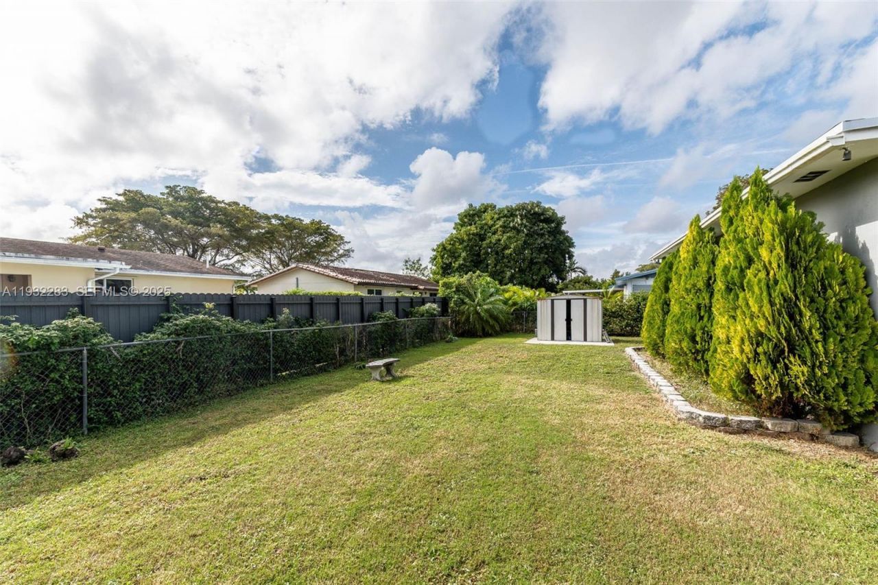 13010 SW 80th St, Miami, FL 33183 Photo